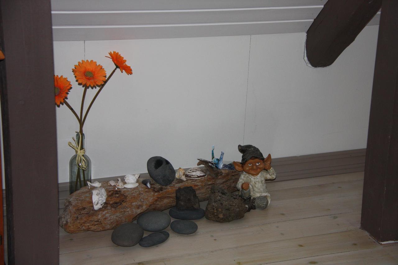 Julia'S Guesthouse B&B Hnaus Екстер'єр фото