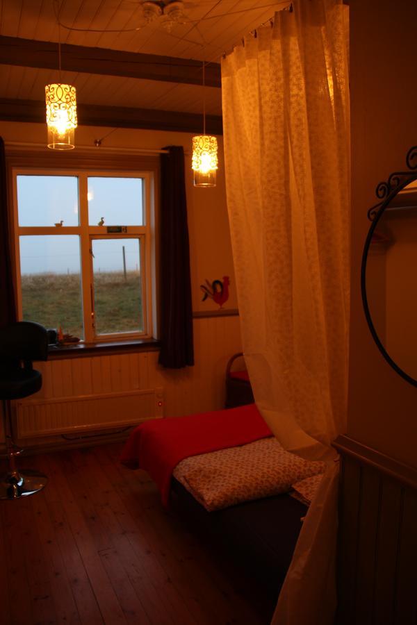 Julia'S Guesthouse B&B Hnaus Екстер'єр фото
